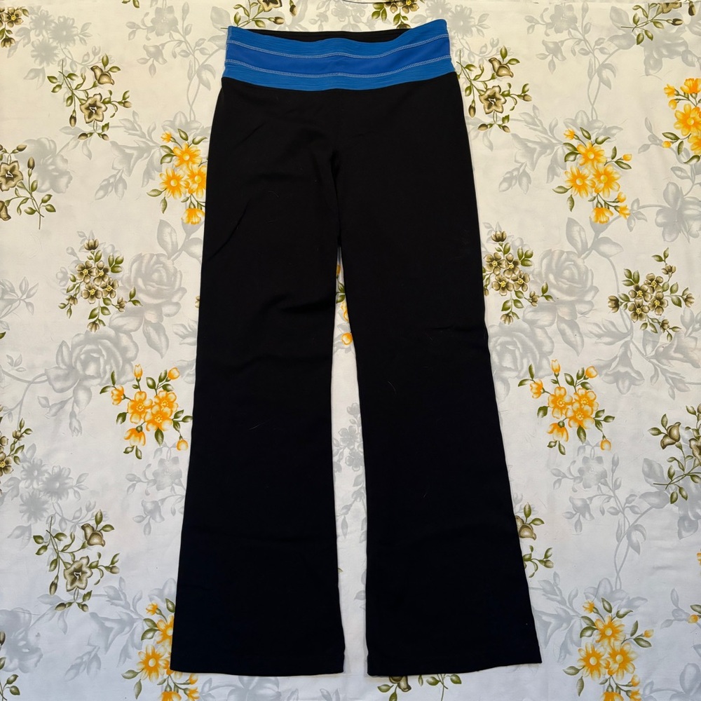 Kirkland Size S Short Yoga Pants - Picture 1 of 5